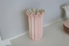 Load image into Gallery viewer, Blush Scalloped Vase