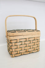 Load image into Gallery viewer, Wicker Basket