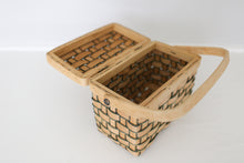 Load image into Gallery viewer, Wicker Basket